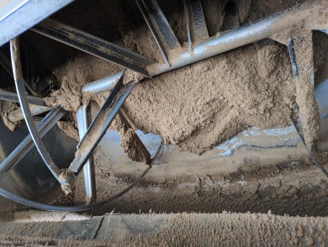 写真：土づくりの様子