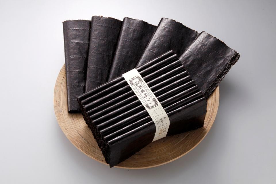 全国有数の生産量を誇る「福岡有明のり」。 有明海沿岸の基幹産業を守るために、 海の環境保全や地域でのPRに取り組んでいます。